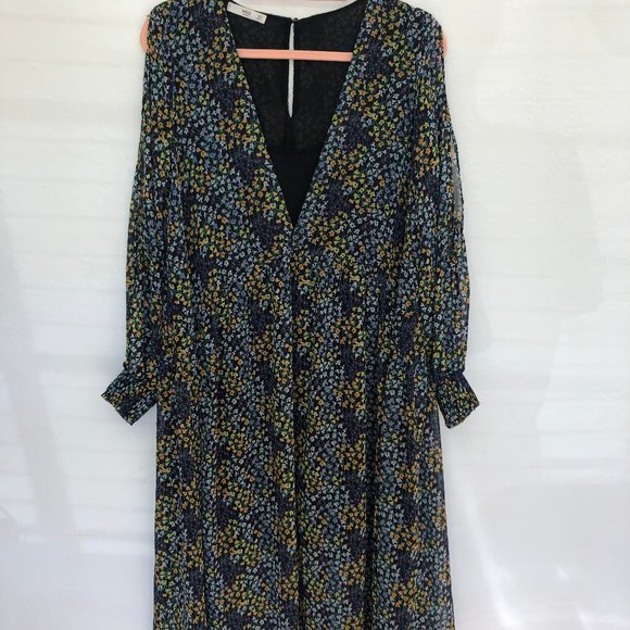 M.N.G., Long sleeve dress - Picture 1 of 1
